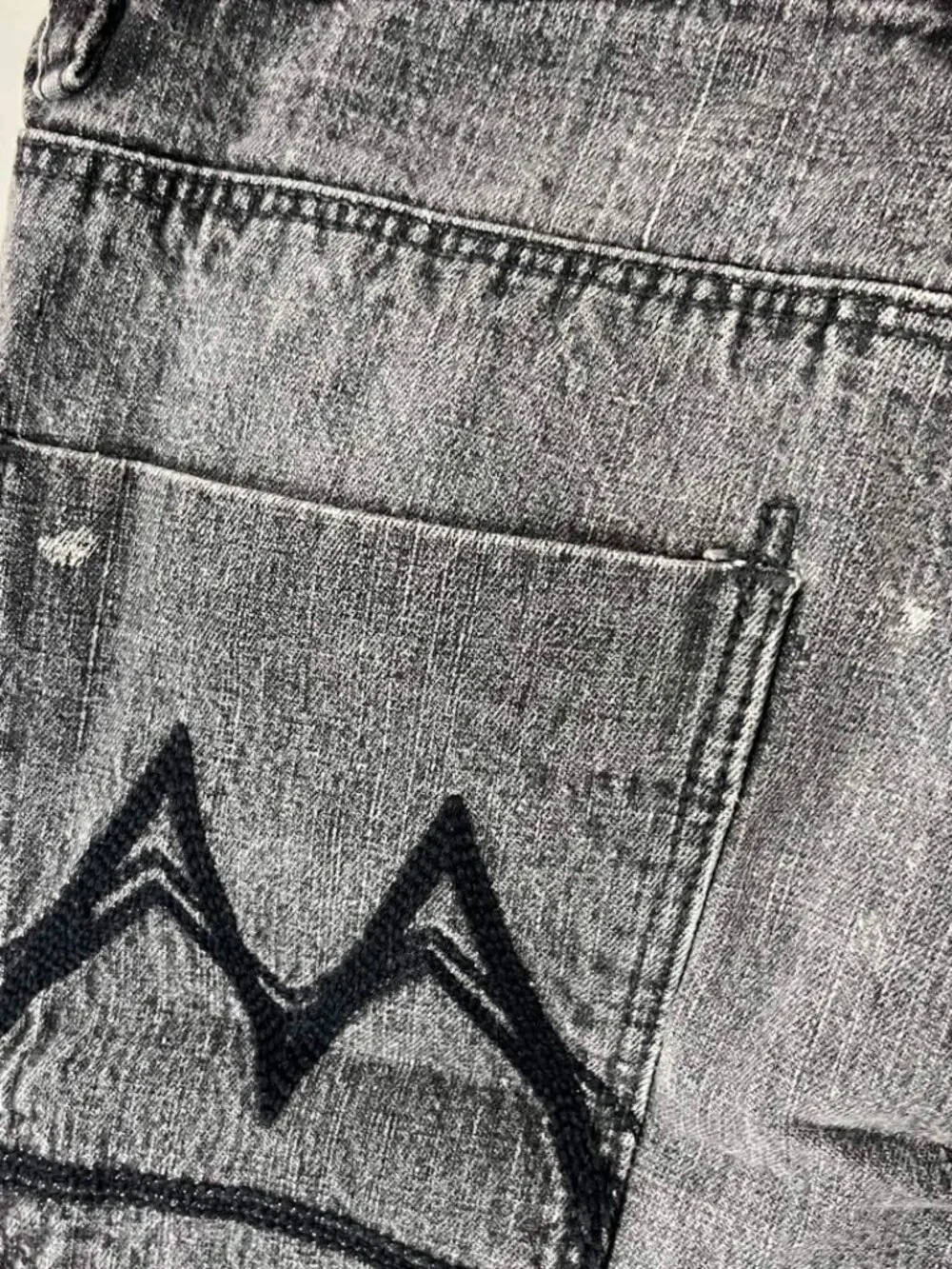 GUC Sean John Jeans Boys Dark Gray Distressed Straight Leg Denim Pants Size 16